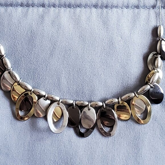 Nine West Dangle Necklace NWOT - Picture 2 of 3